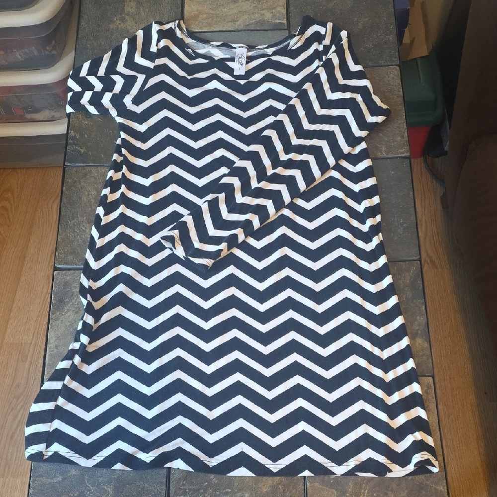 Yala Black and White Chevron Top